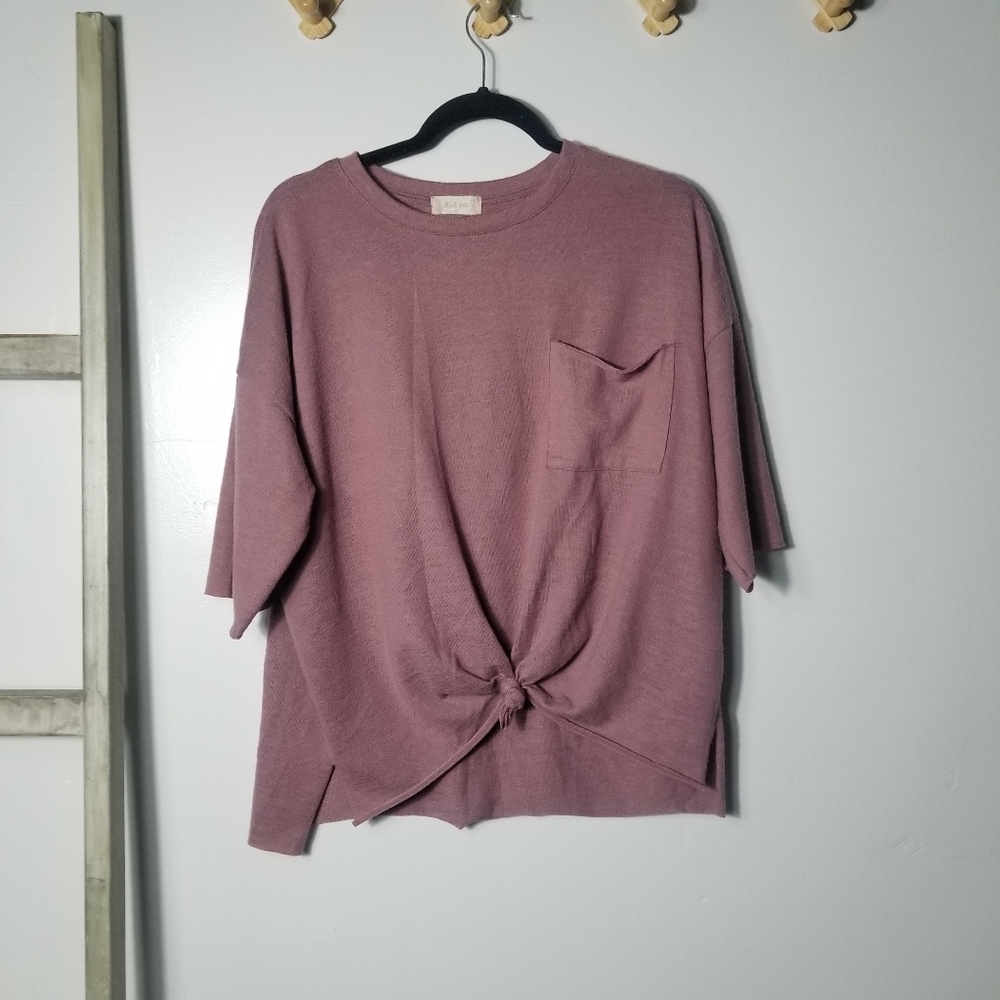 ALTAR'D STATE WOMEN'S MAUVE KNOT FRONT POCKET TEE SIZE MEDIUM